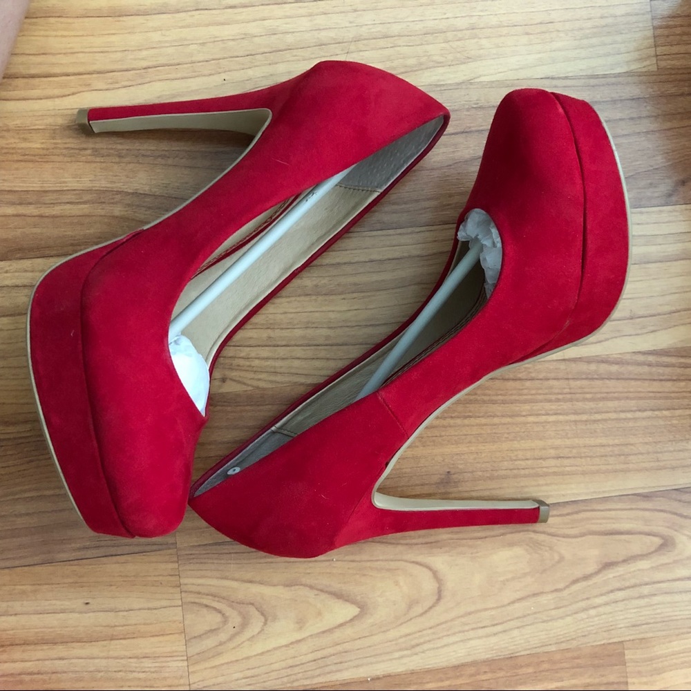 Sexy Suede Platform Pumps